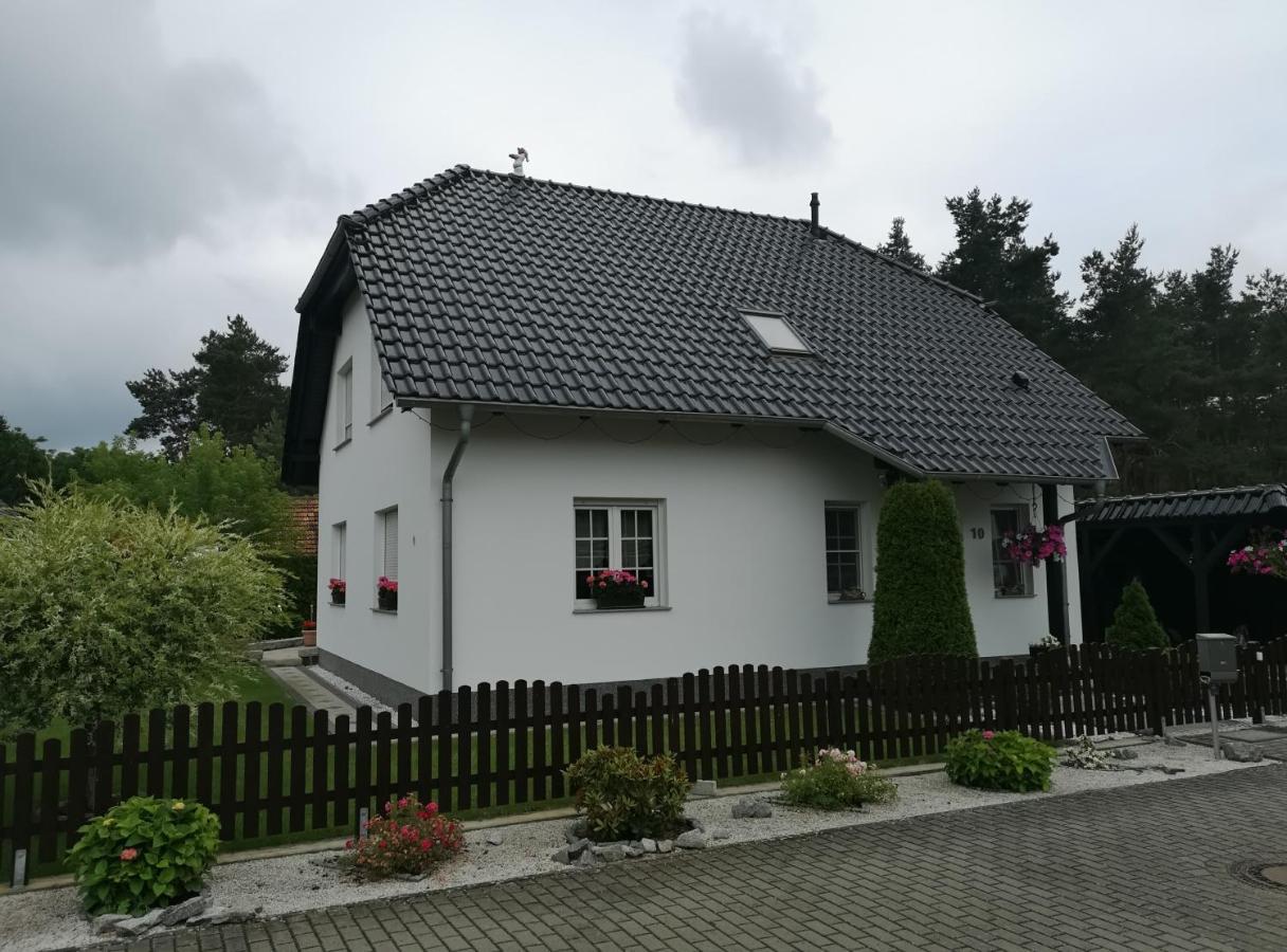 Gaestezimmer Im Bewohnten Efh Mit Pool Und Garten Ziltendorf 外观 照片