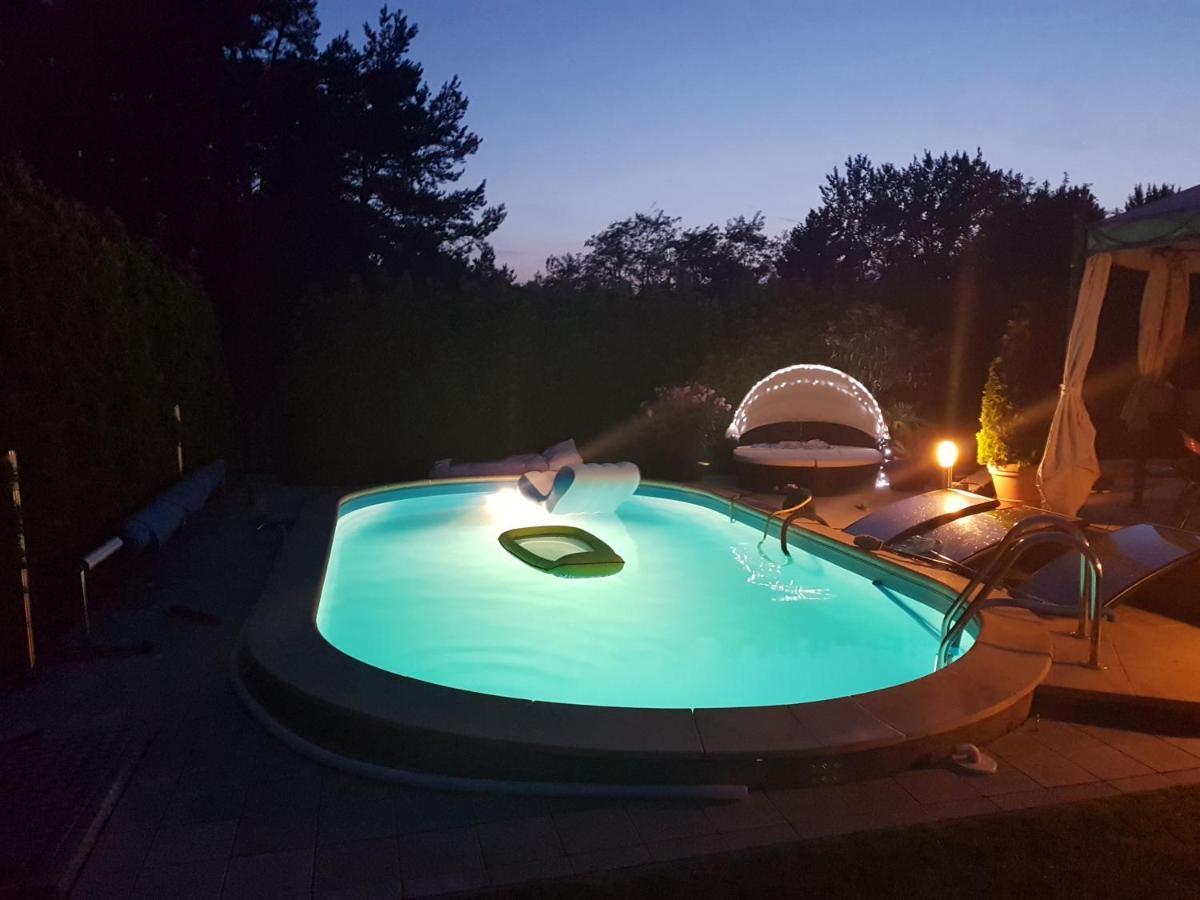 Gaestezimmer Im Bewohnten Efh Mit Pool Und Garten Ziltendorf 外观 照片