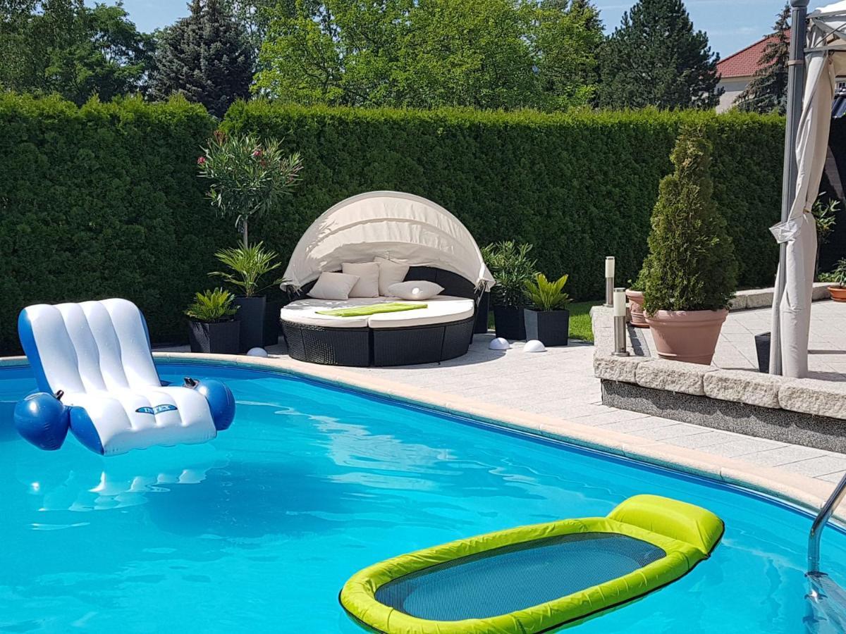 Gaestezimmer Im Bewohnten Efh Mit Pool Und Garten Ziltendorf 外观 照片